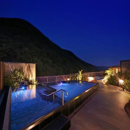 Hotel Asaya Nikko Exterior foto The resort at night