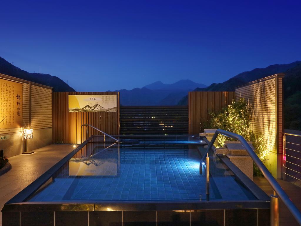 Hotel Asaya Nikko Exterior foto A rooftop onsen in Japan