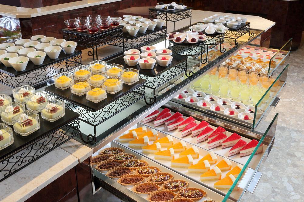 Hotel Asaya Nikko Exterior foto A dessert buffet