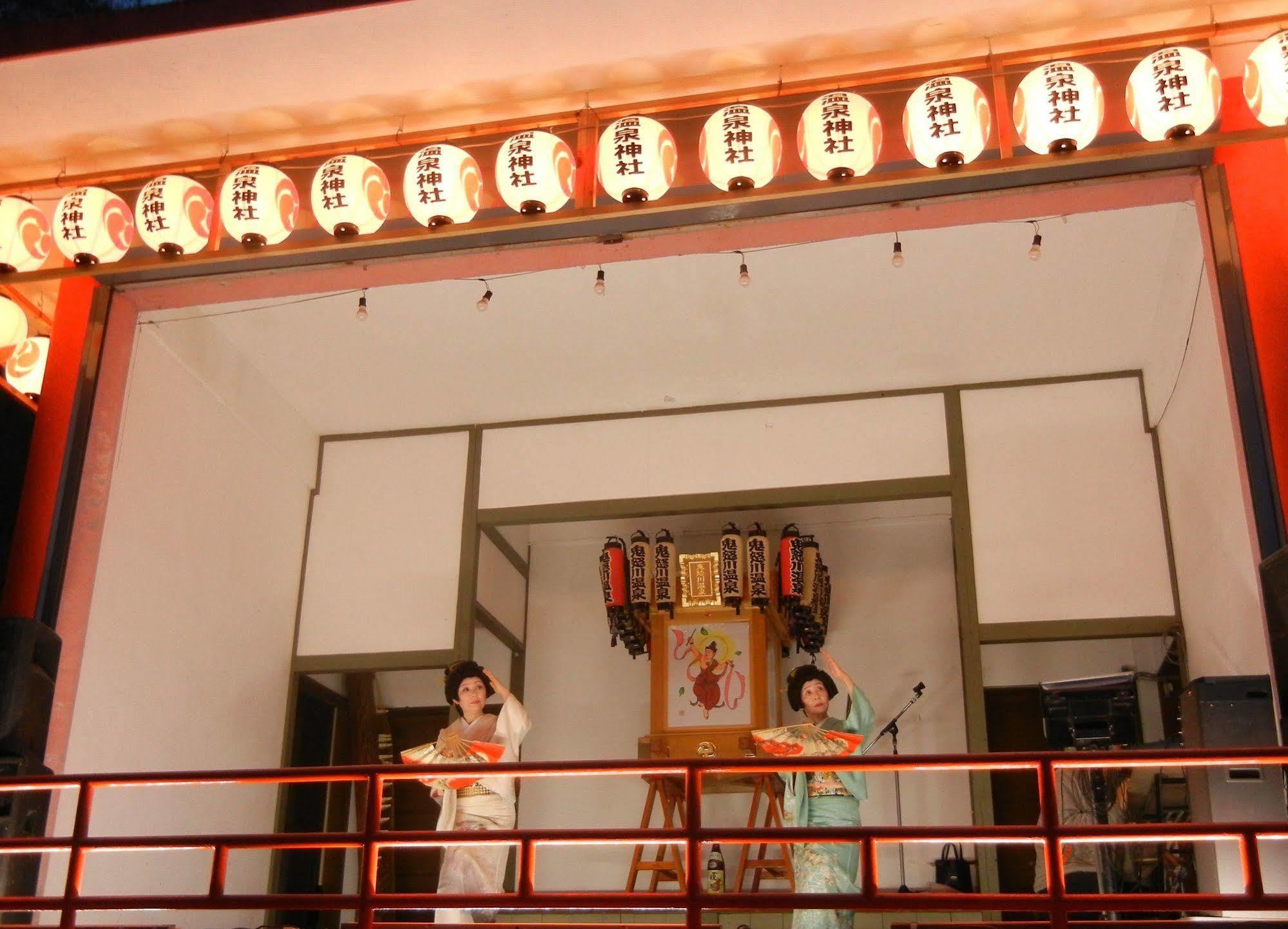 Hotel Asaya Nikko Exterior foto A scene from a bunraku performance